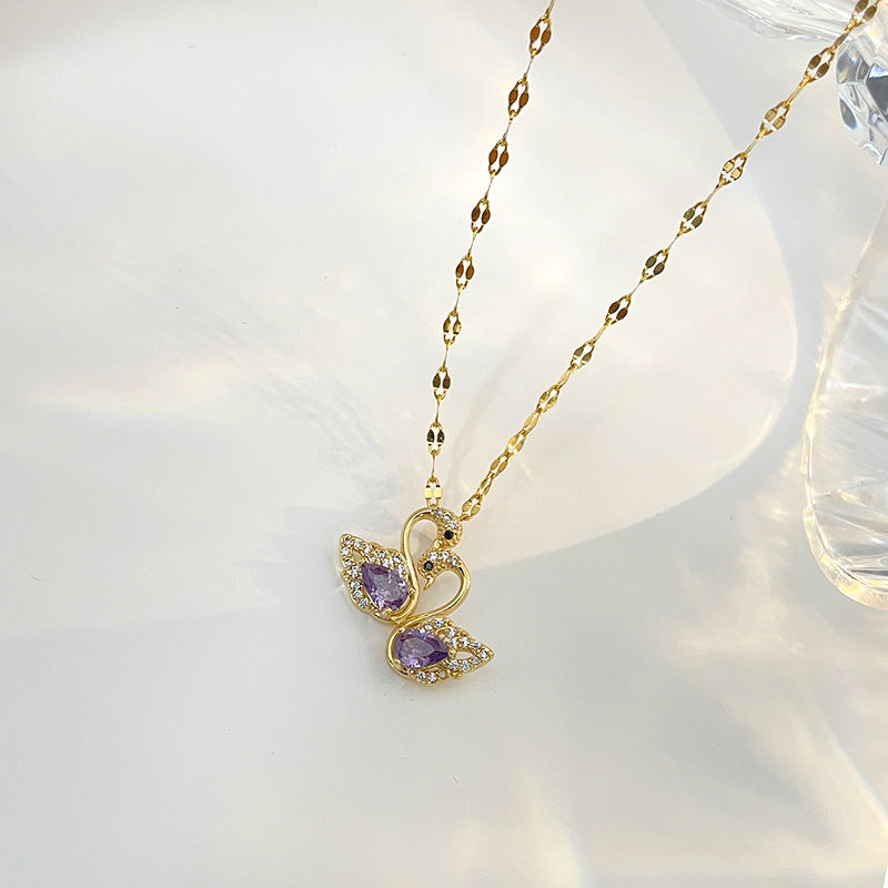 Elegante collana con ciondolo a cigno per donna, catena sottile in acciaio al titanio placcato, con design geometrico e stile lussuoso leggero
