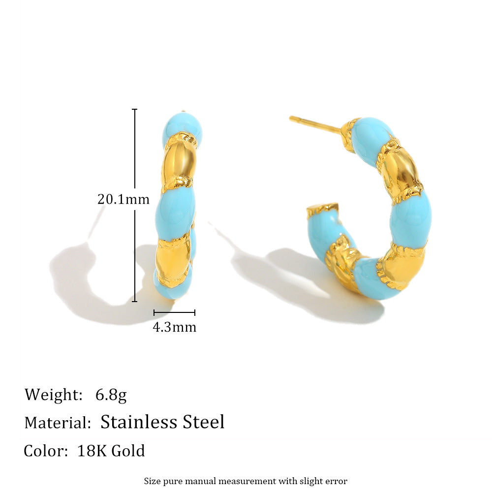 Orecchini da donna minimalisti geometrici a C in acciaio inossidabile con placcatura in oro 18 carati e finitura smaltata