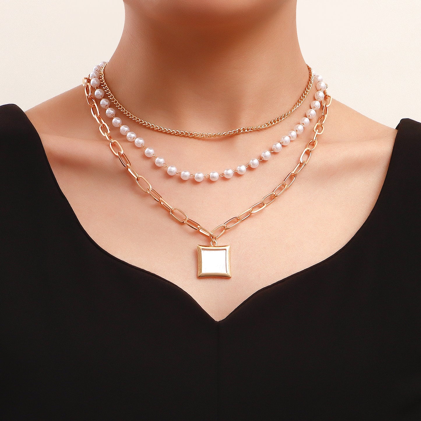 Minimalist Vintage Square Mother-of-Pearl Pendant Necklace for Women with Alloy Chain and Electroplated Finish