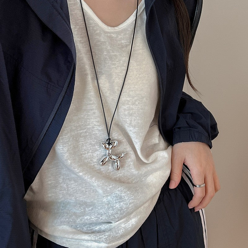 Collana con Pendente Geometrico Minimalista da Donna in Lega con Finitura Elettroplaccata — Catena Leggera per Maglione, Accessorio di Lusso Versatile