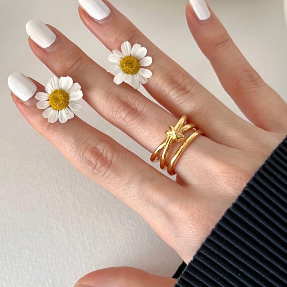 Minimalist Knot-Design Geometric Ring in 925 Sterling Silver with Gold Plating for Women