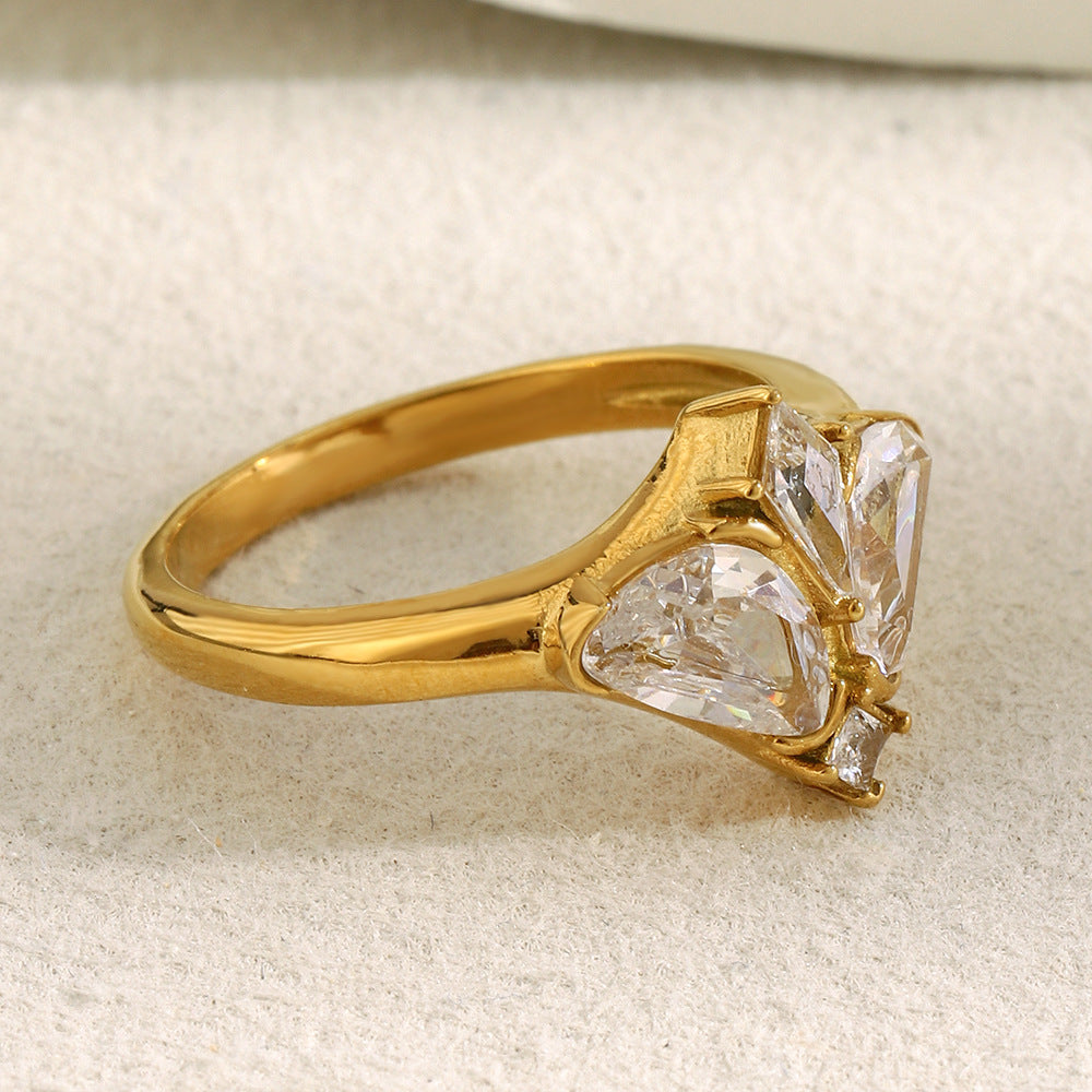 Anillo Minimalista de Acero Inoxidable con Forma de Mariposa, Bañado en Oro de 18K y con Incrustaciones de Zirconia para Mujer