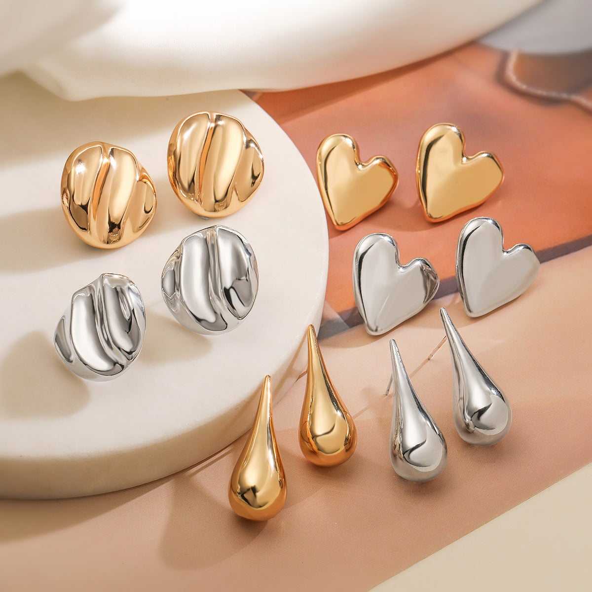 Orecchini a Cuore Geometrici Minimalisti in Rame con Placcatura in Oro 18K da Donna