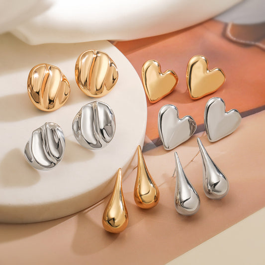 Pendientes minimalistas geométricos de cobre con forma de corazón bañados en oro de 18 quilates para mujer