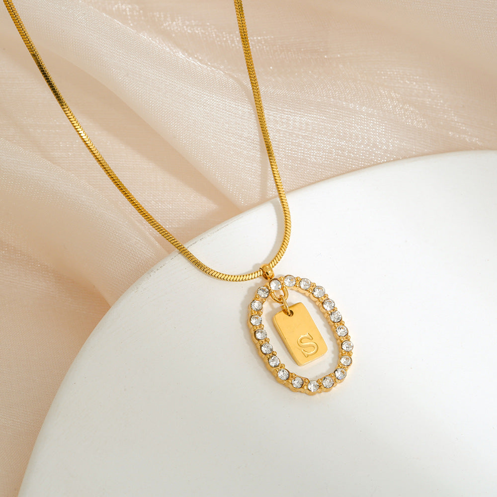 Collana da donna con ciondolo a lettera in acciaio inossidabile, minimalista, con strass, su catena snake