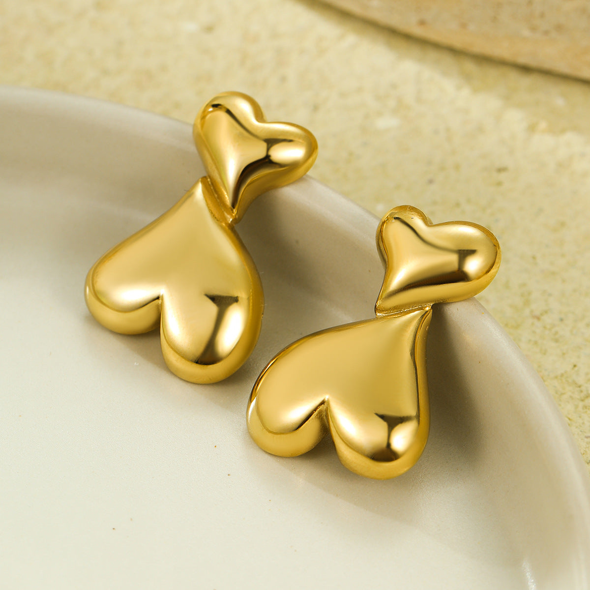 Orecchini a perno da donna a forma di cuore, in acciaio inossidabile lucidato, stile vintage, minimalista, con finitura placcata