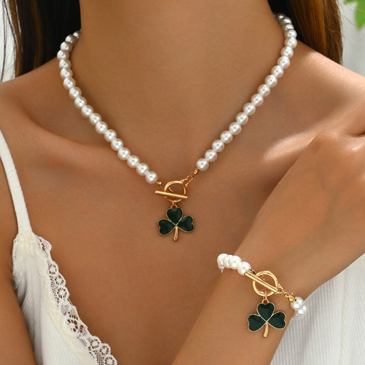 Set Collana e Bracciale da Donna Minimalista a Forma di Quadrifoglio in Lega con Perle e Perline