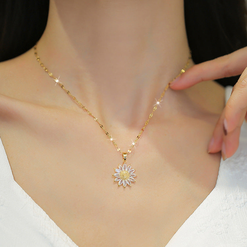 Luxury Sunflower Geometric Pendant Necklace for Women Titanium Steel Clavicle Chain with Zircon Inlay