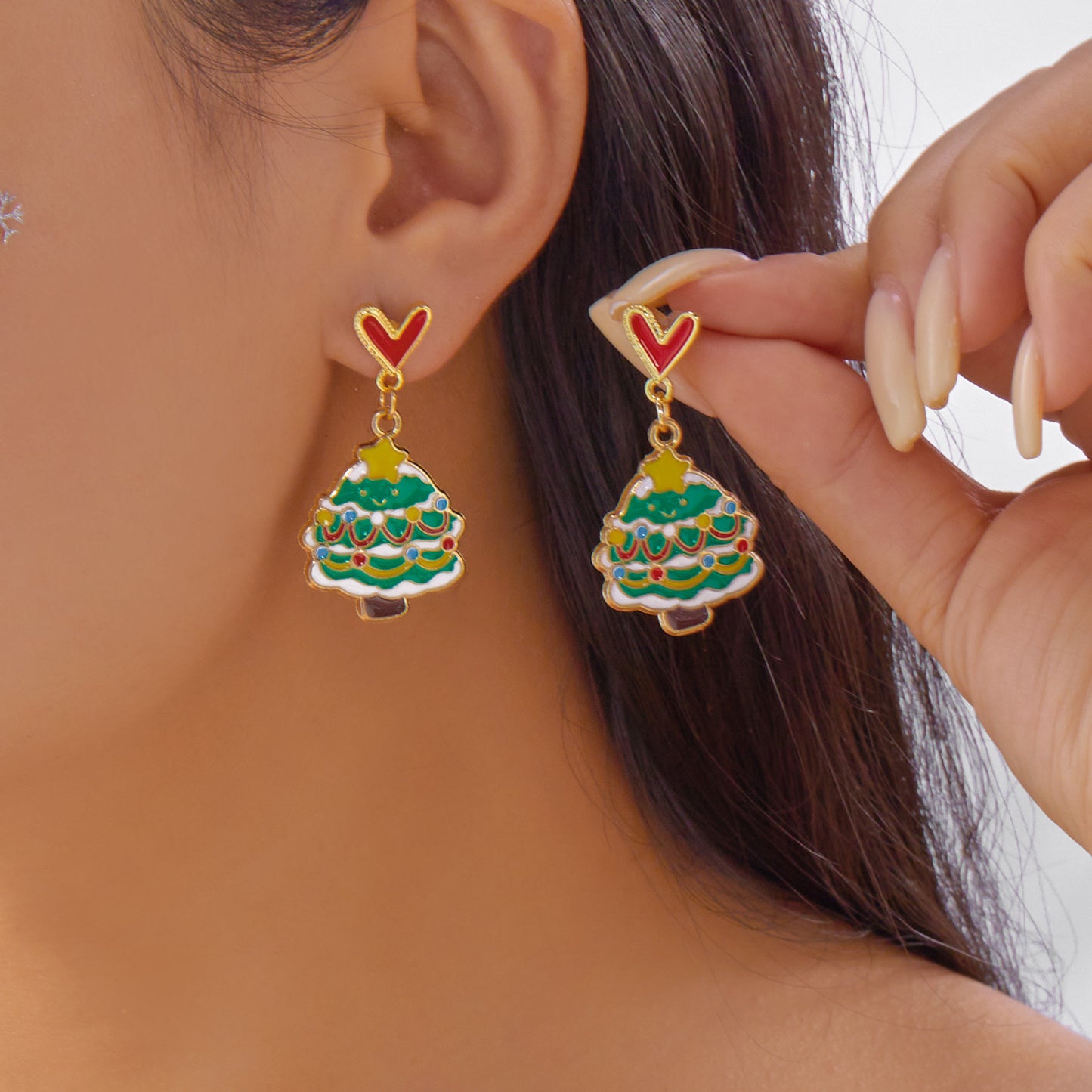 Pendientes de aro de aleación con forma de corazón, temática navideña, con motivos de Papá Noel y muñeco de nieve, electrochapados, unisex