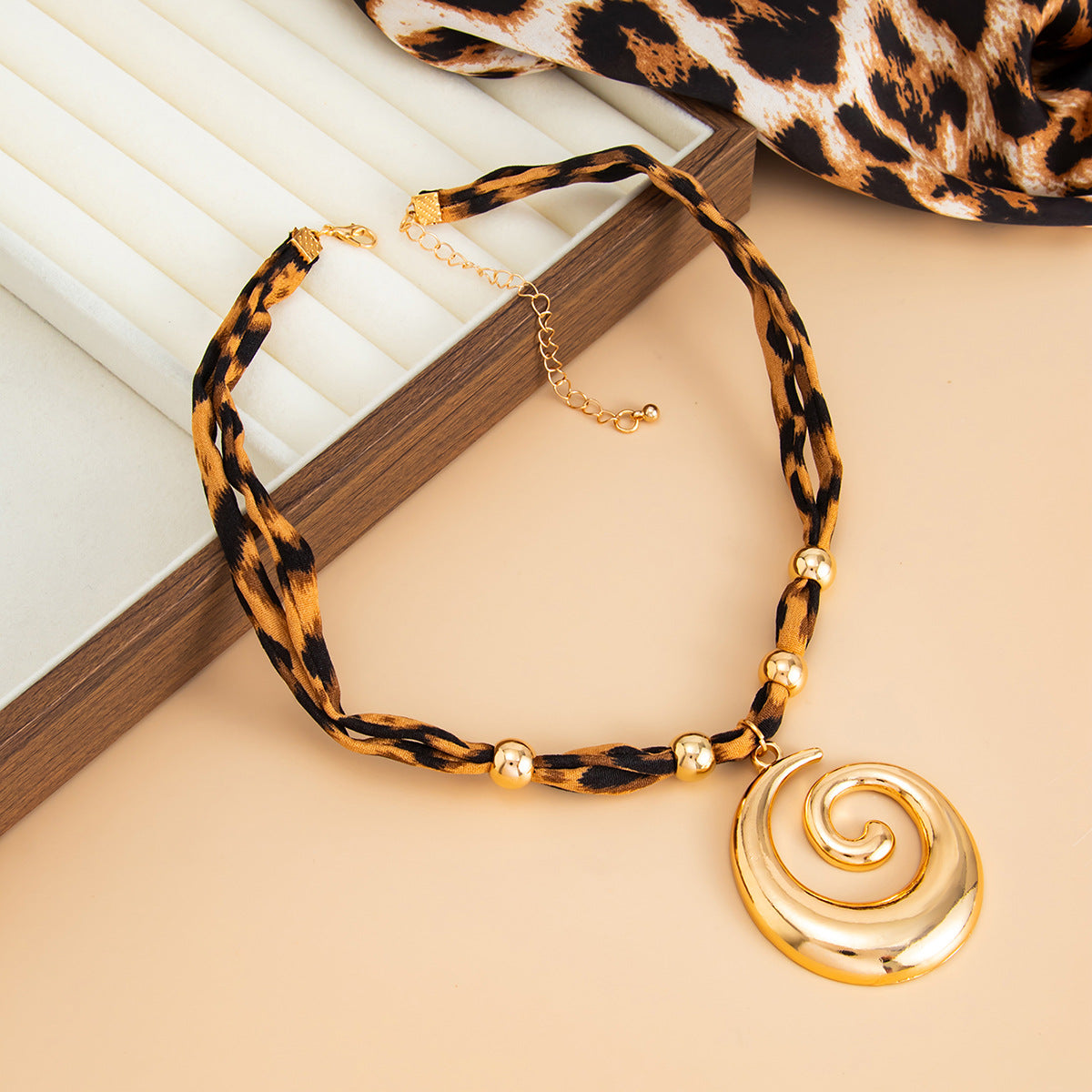 Sweet Punk Leopard Print Heart Geometric Alloy Plated Pendant Necklace for Women