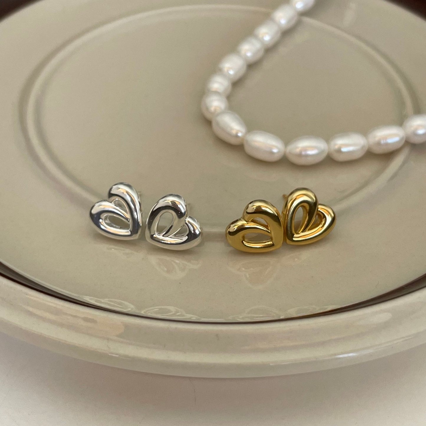 Minimalist Heart-Shaped 925 Sterling Silver Stud Earrings with Pearl Inlay for Women