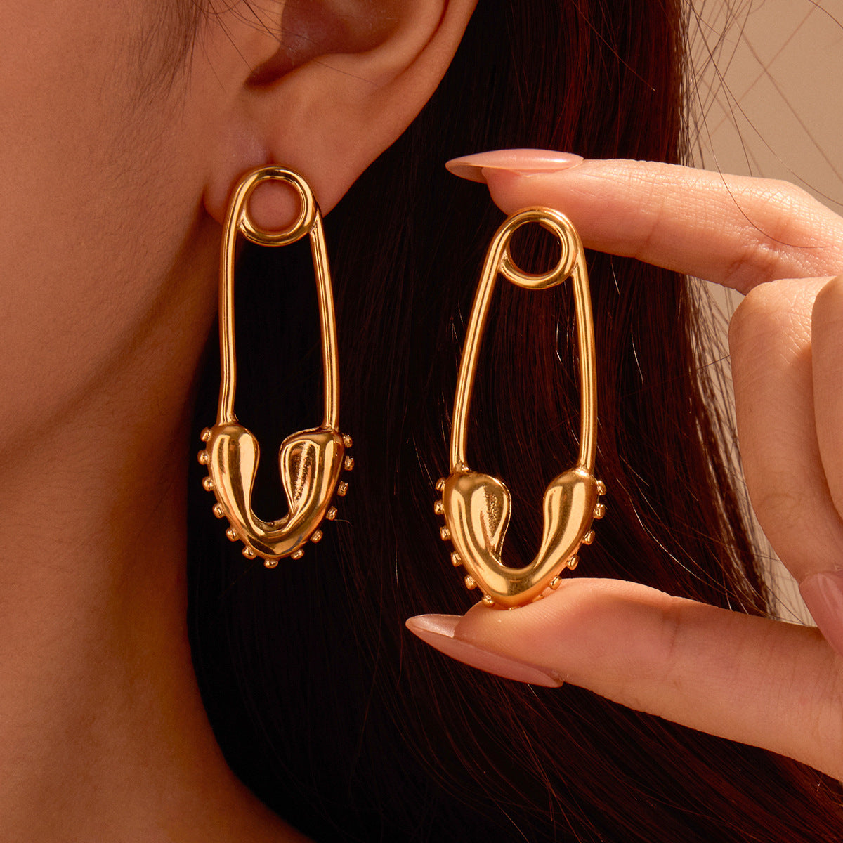 Fashionable Heart-Shaped Stainless Steel Electroplated Earrings for Women with Minimalist Geometric Design and Luxe Finish