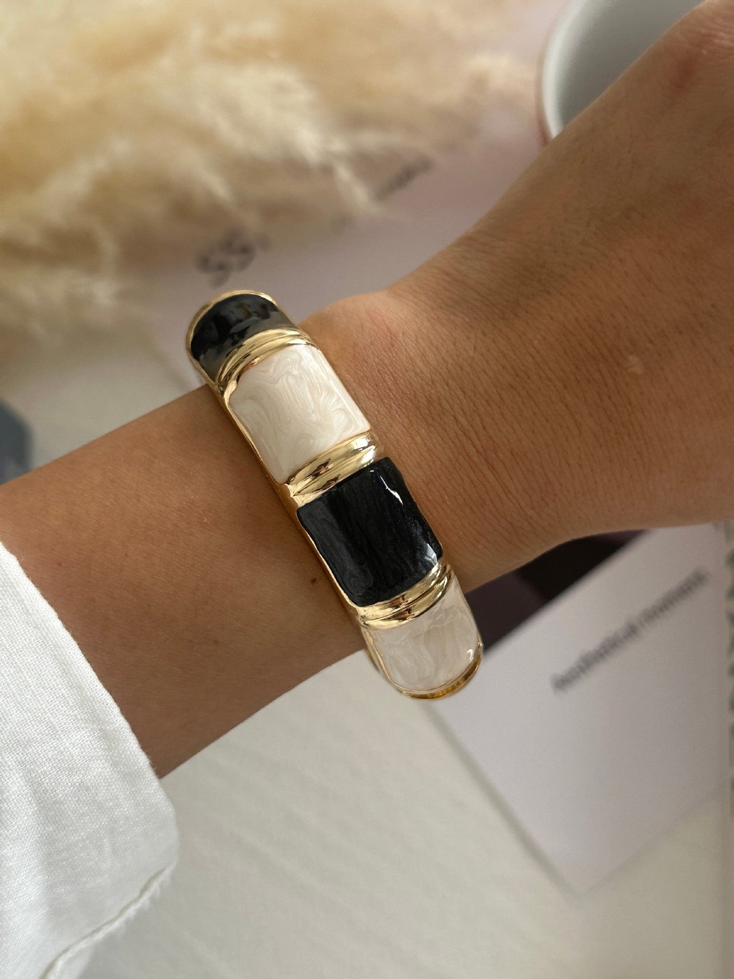 Bracciale da donna a polsino in lega smaltata pesante vintage con bambù geometrico