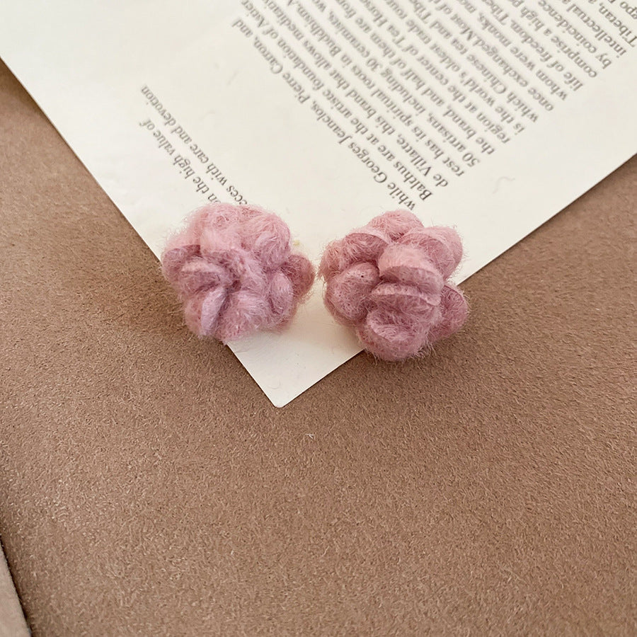 Pendientes de punto florales, elegantes y delicados para mujer con postes de acero inoxidable, lujo ligero para uso diario