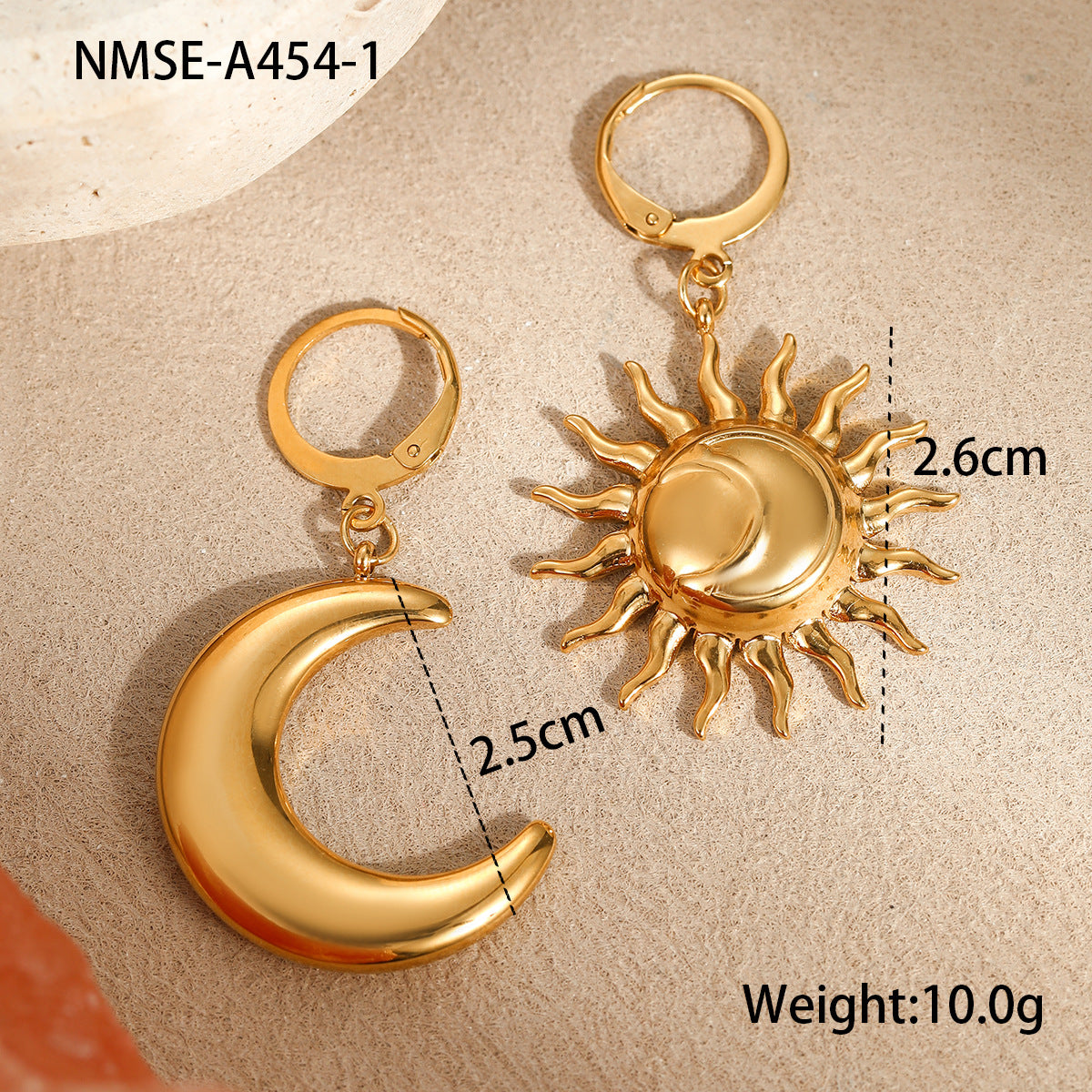 Pendientes de Luna y Sol Geométricos Estilo Francés Vintage en Acero Titanio con Baño de Oro de 18K para Mujer