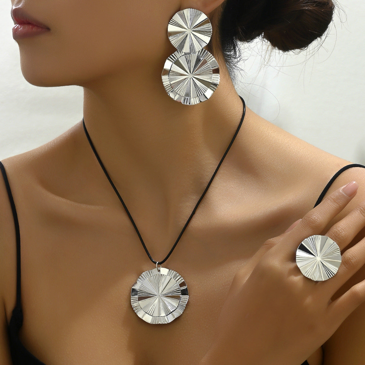 Set collana, orecchini e anello geometrici minimalisti placcati in lega per donna