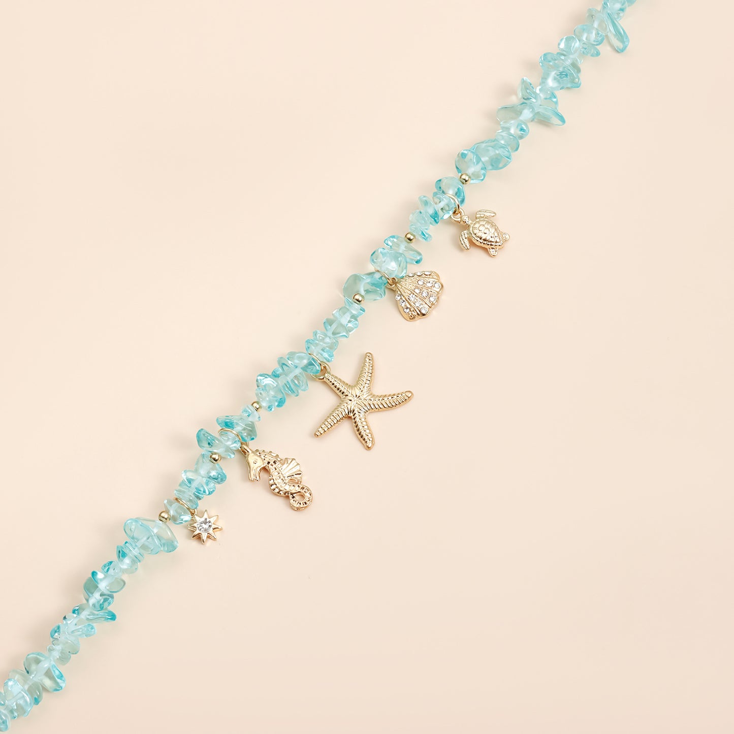 Minimalist Starfish Pendant Necklace in Zinc Alloy with Rhinestone Inlay on Delicate Choker Chain for Women