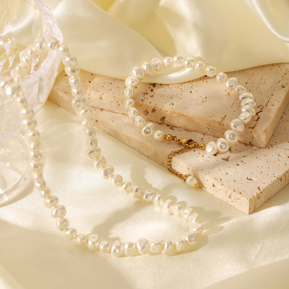 Collana da donna vintage in stile Palazzo francese con perle d'acqua dolce irregolari, in acciaio inossidabile placcato con catena di perle