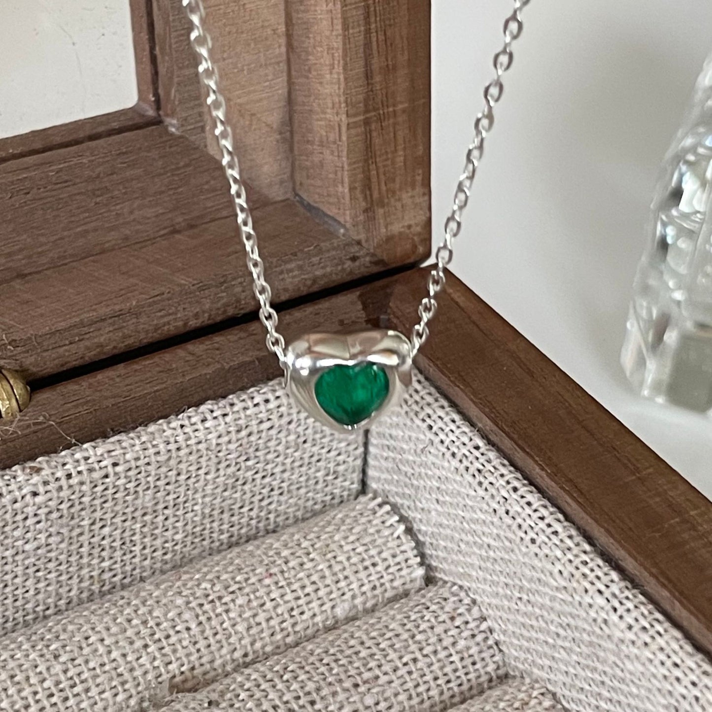Minimalist Heart-Shaped 925 Sterling Silver Necklace with Green Rhinestone Inlay and Gold Plated Finish on Box Chain