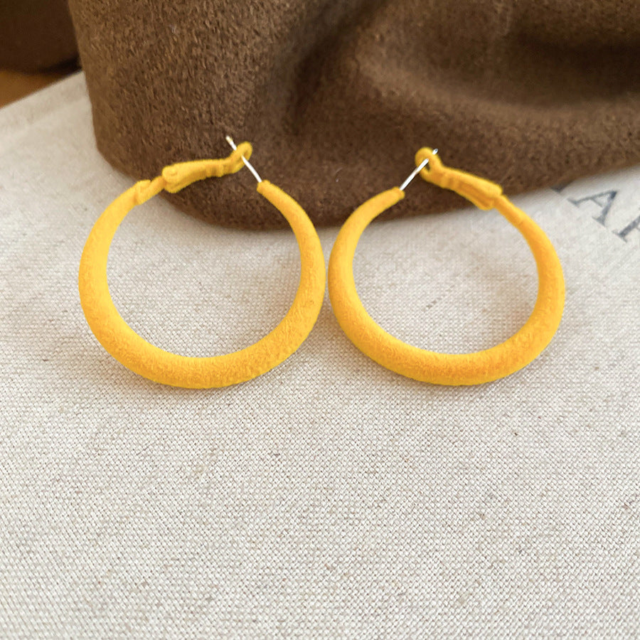 Pendientes de aro geométricos flocados para mujer con postes de plata de ley 925, acabado galvanizado, joyería de moda informal y apropiada para la oficina