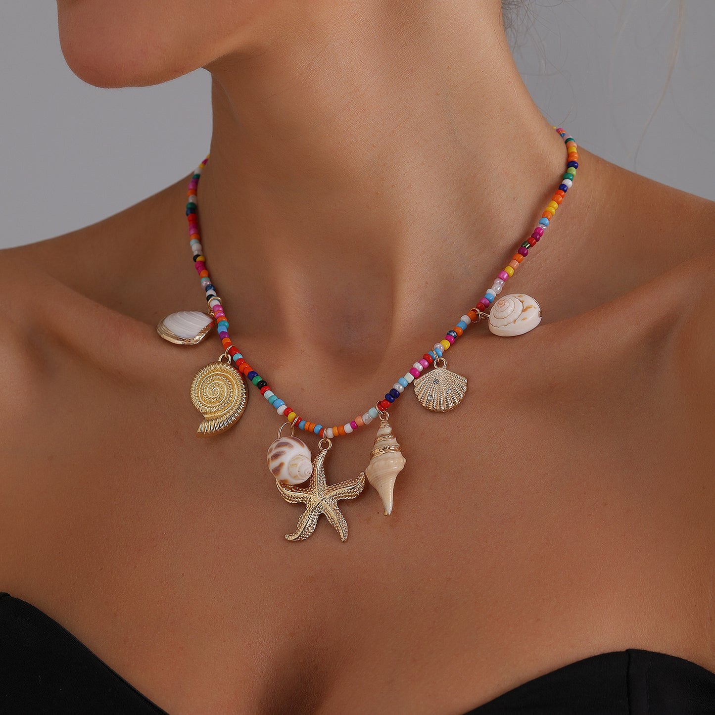 Collar estilo bohemio con temática playera con colgante de concha de forma geométrica, material de aleación con acabado chapado, cadena para clavícula de mujer