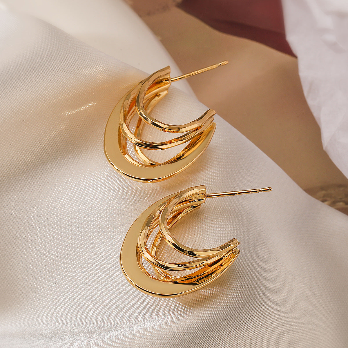Orecchini da donna geometrici minimalisti vintage in ottone con placcatura in oro e design irregolare