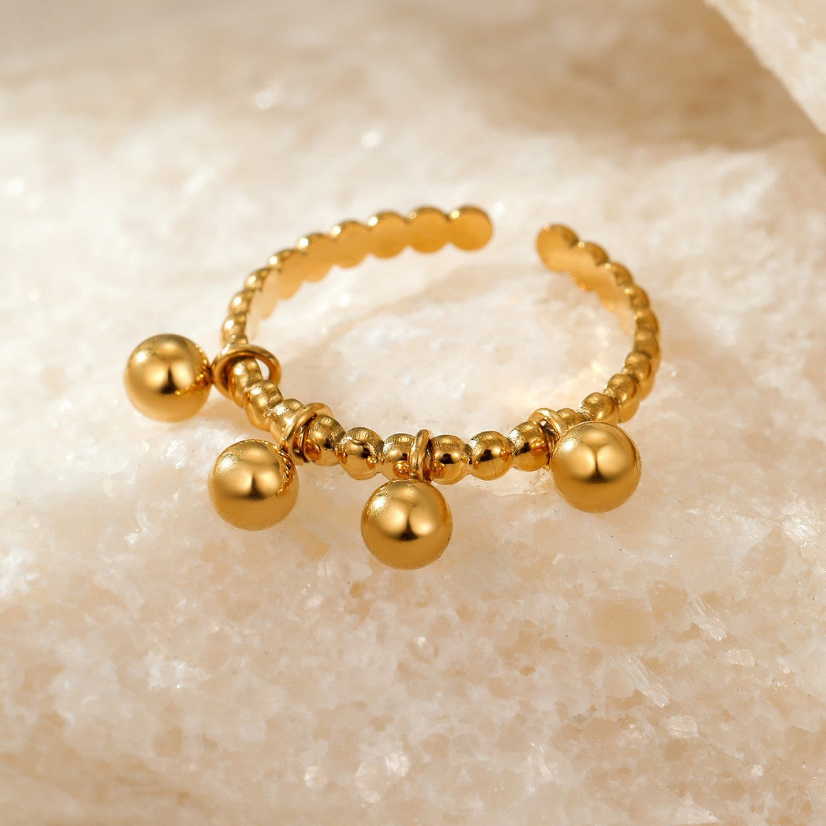 Anillo de acero inoxidable geométrico minimalista con chapado en oro de 18 quilates para mujer