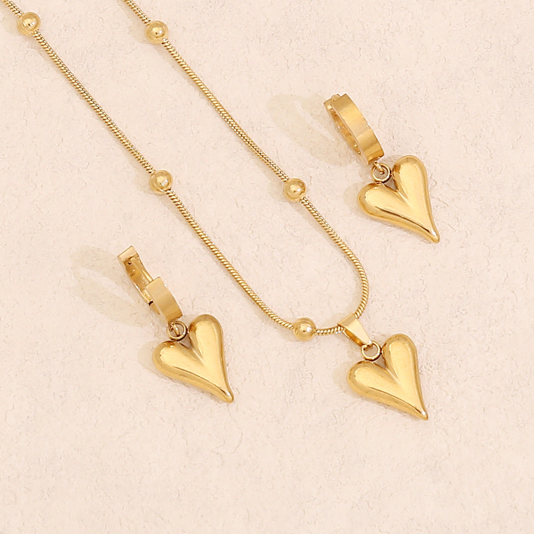 Collana da donna con ciondolo a cuore minimalista in acciaio inossidabile placcato, a catena, girocollo