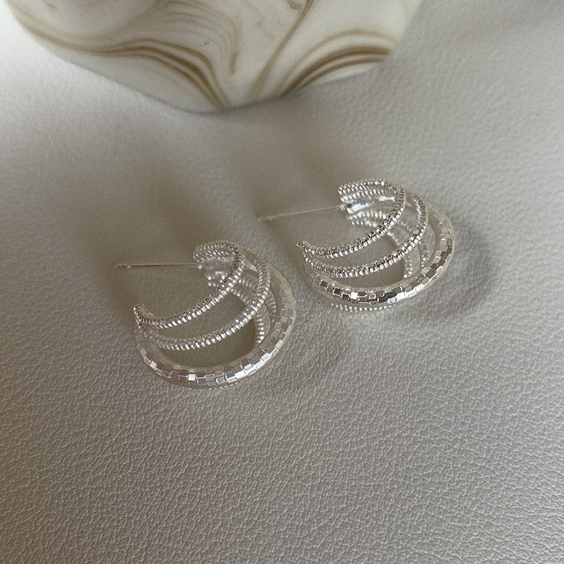 Orecchini a Nappa Geometrici Minimalisti in Metallo Placcato con Perni in Argento Sterling