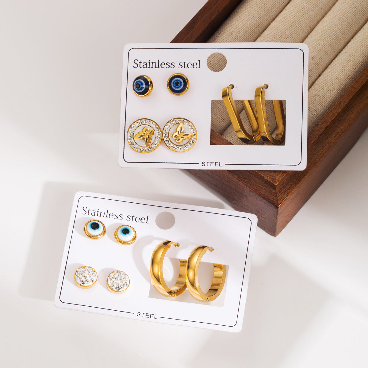 Pendientes Minimalistas de Acero Inoxidable en Forma de Mariposa con Incrustaciones de Pedrería y Acabado Esmaltado