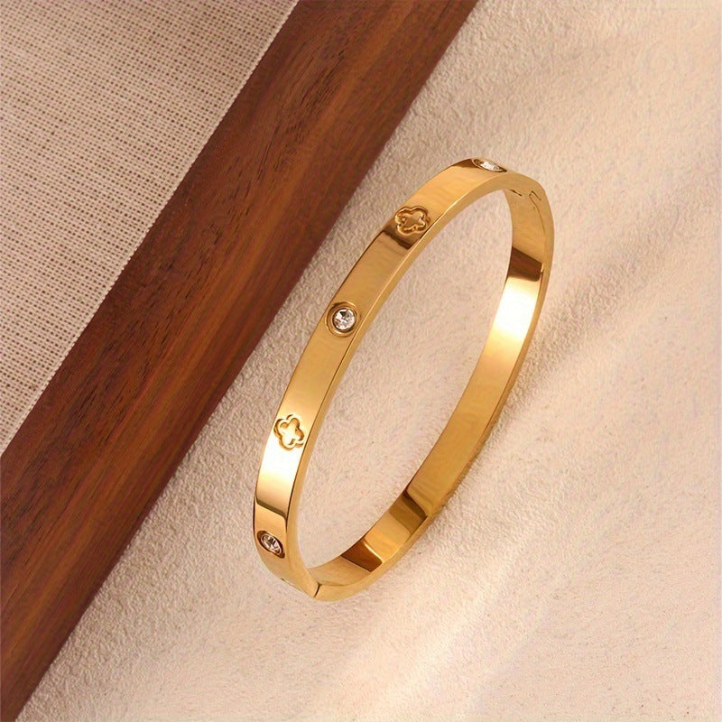 Elegant 18K Gold Plated Geometric Round Titanium Steel Bracelet