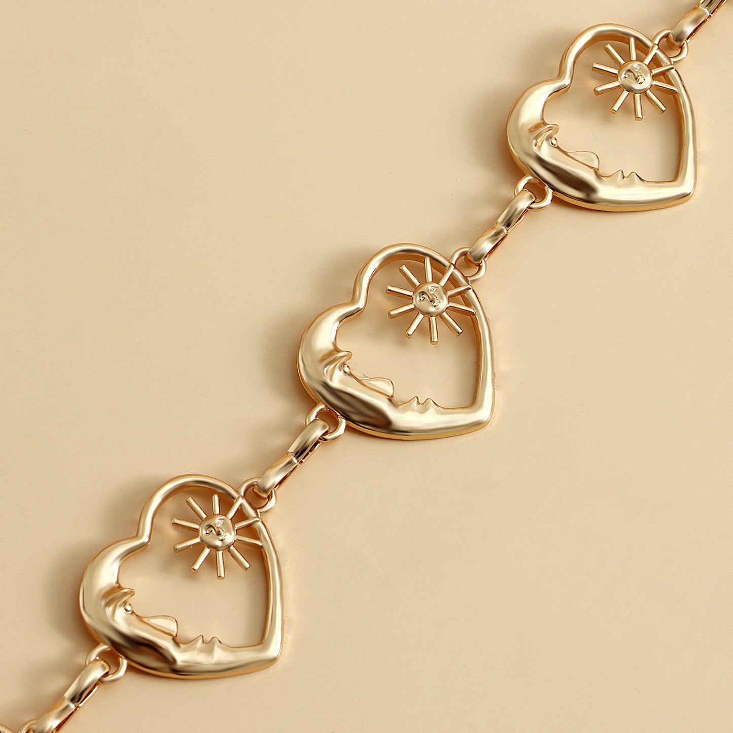 Minimalist Heart-Shaped Metal Waist Chain for Women with Punk Accents Lightweight Luxury Belt Accessory