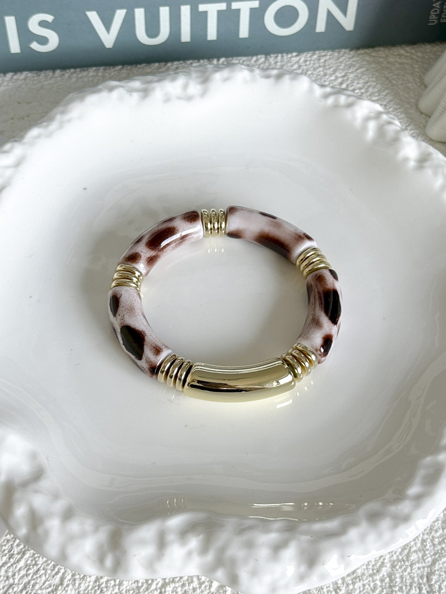 Bracciale tubolare curvo geometrico vintage placcato in acrilico