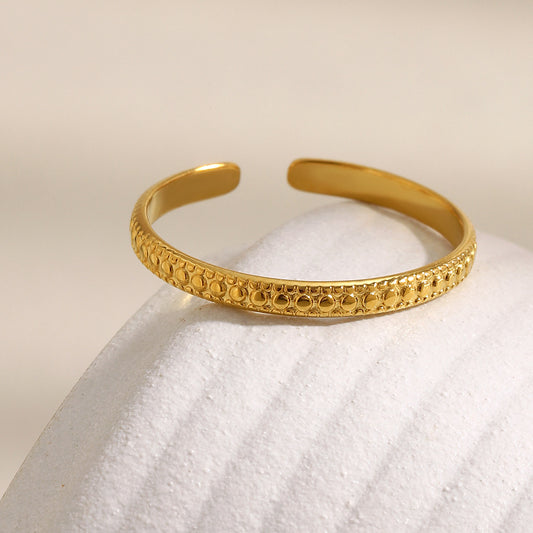 Anillo Minimalista Geométrico de Acero Inoxidable con Baño de Oro de 18K para Mujer