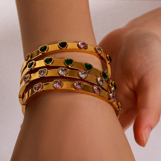 Vintage Style Heart-Shaped Stainless Steel Bracelet with 18K Gold Plating and Cubic Zirconia Accents for Women