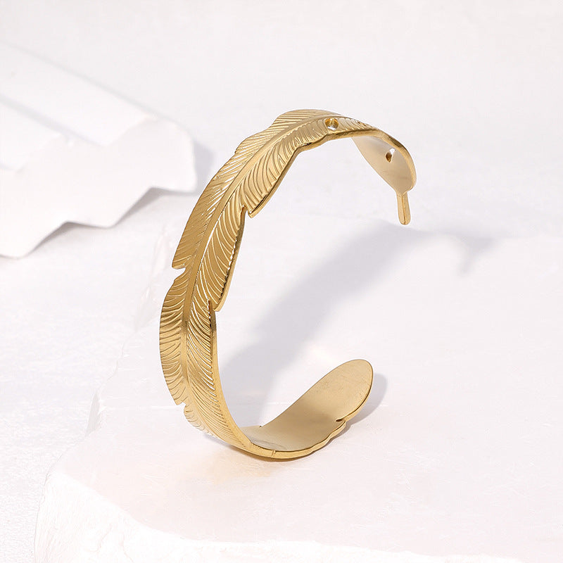 Braccialetto Minimalista da Donna in Acciaio Inossidabile a Forma di Foglia con Placcatura in Oro 18K