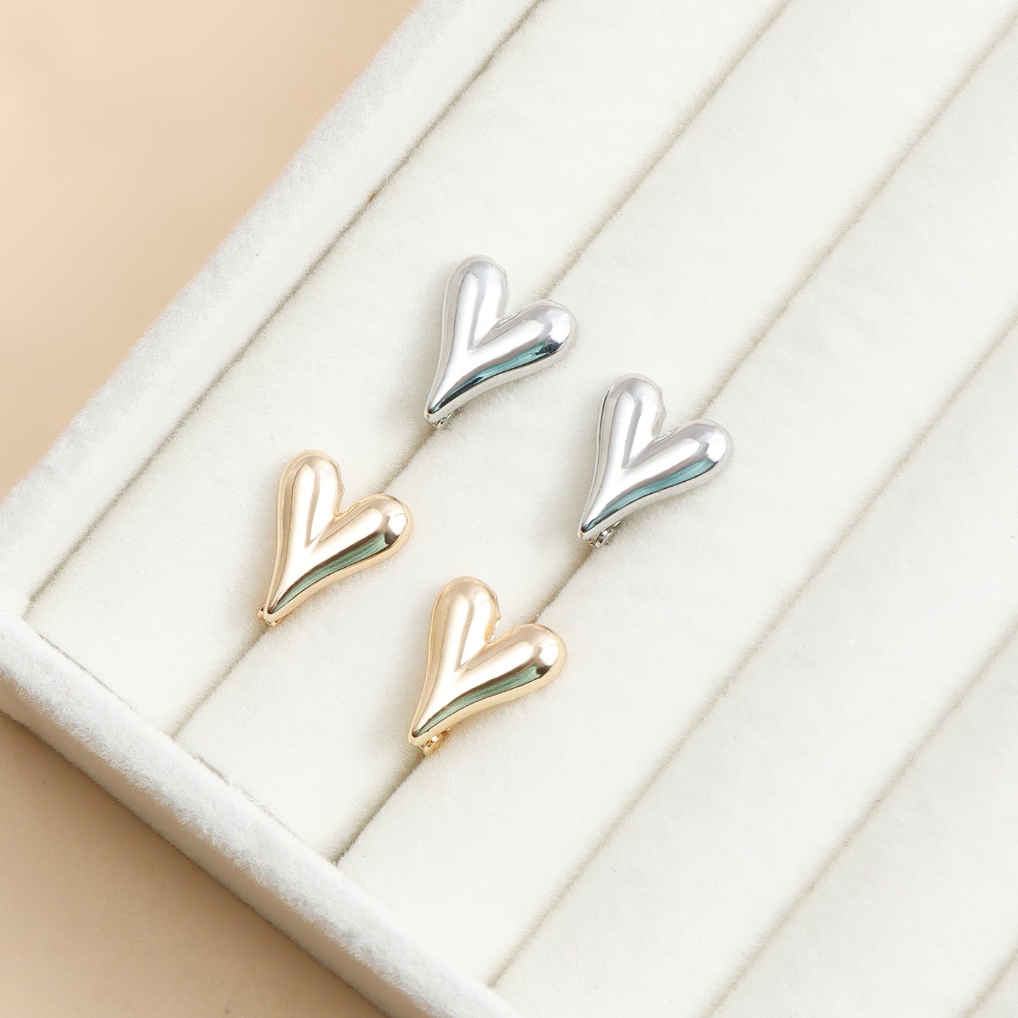 Fashionable Heart-Shaped Alloy Stud Earrings for Women with Plated Finish, Elegant and Versatile Everyday Jewelry