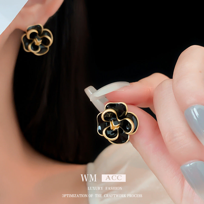 Orecchini da donna stile vintage con fiore di camelia, smaltati, con perni in argento 925 e base in rame