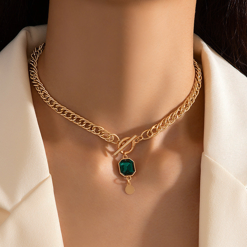 Collana con ciondolo geometrico di strass verdi in stile vintage, in acciaio al titanio con finitura placcata per donna e uomo