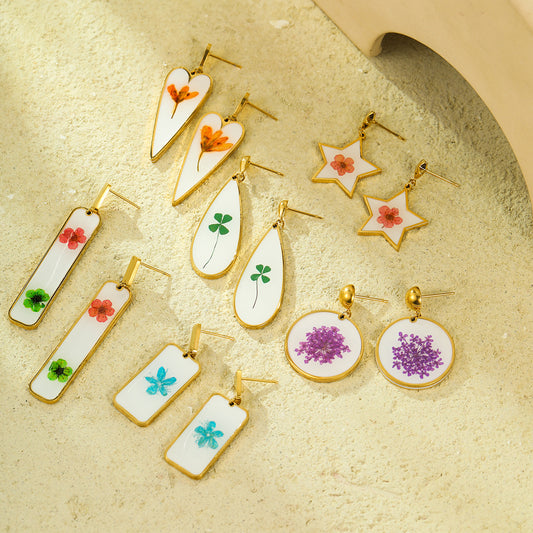 Orecchini pendenti smaltati vintage con fiore essiccato a forma di cuore geometrico in acciaio al titanio con finitura galvanica