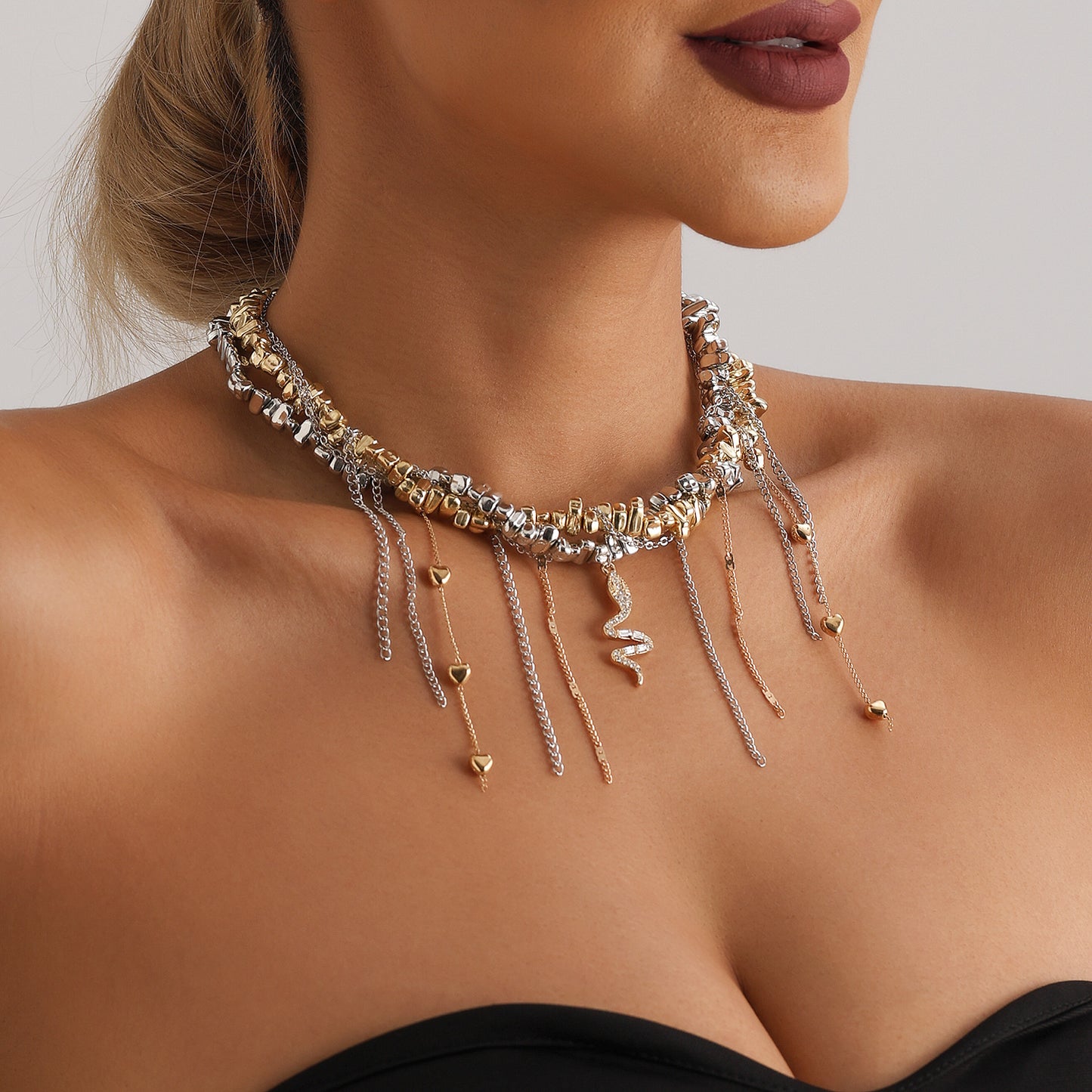 Handmade Irregular Beaded Heart Tassel Snake Pendant Clavicle Necklace in Alloy with Electroplating Finish for Women