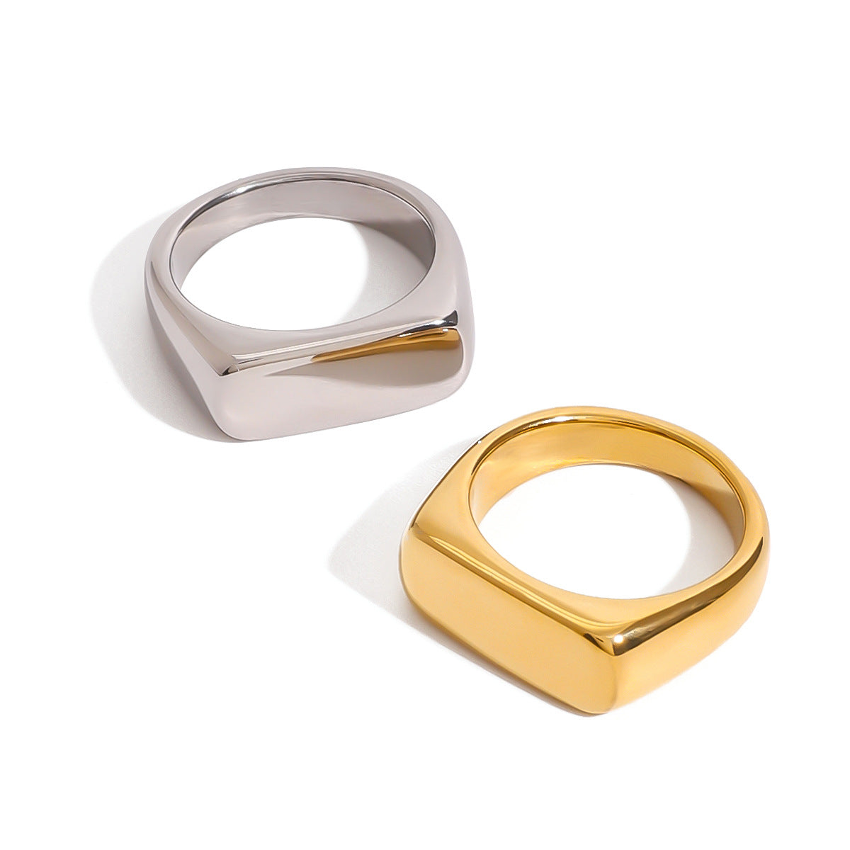 Anillo de banda simple de acero inoxidable chapado en oro de 18 quilates con diseño geométrico de moda para mujer