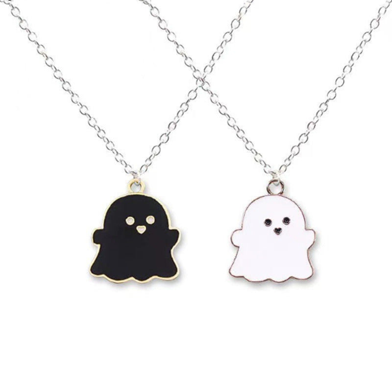 Collar con colgante de fantasma de dibujos animados en cobre con acabado galvanizado, joyería de Halloween en blanco y negro para mujer