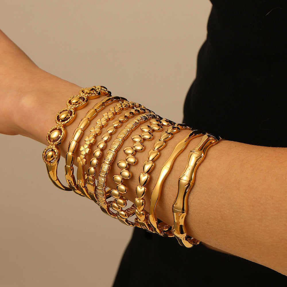 Bracciale Minimalista da Donna a Giunzione di Bambù Stellata in Acciaio Inossidabile con Placcatura Sottovuoto in Oro 18K Design Geometrico