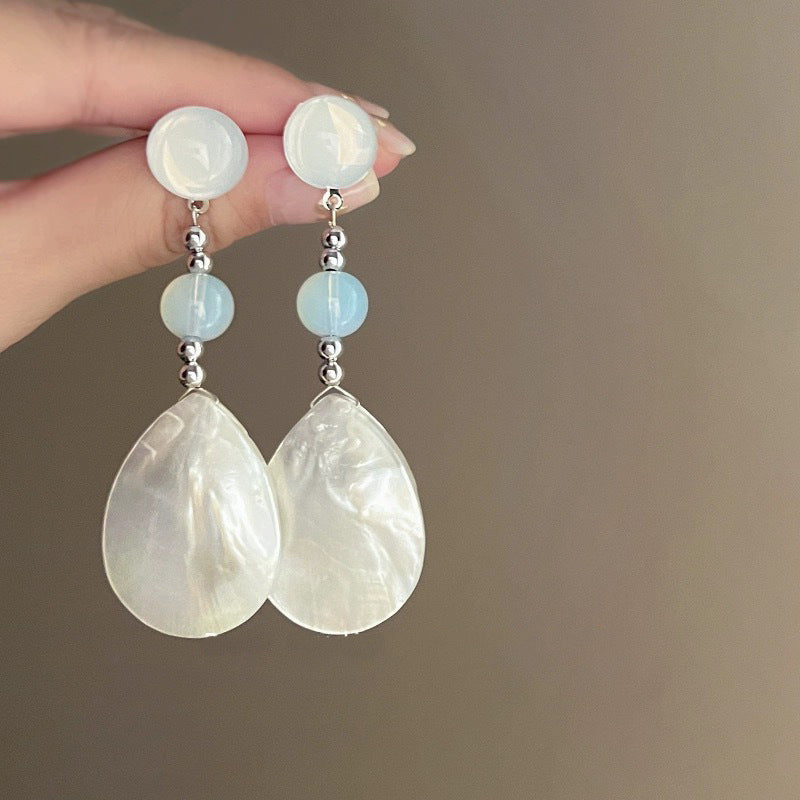 Orecchini a perno con perle dolci, eleganti e floreali per donna con perni in argento sterling 925