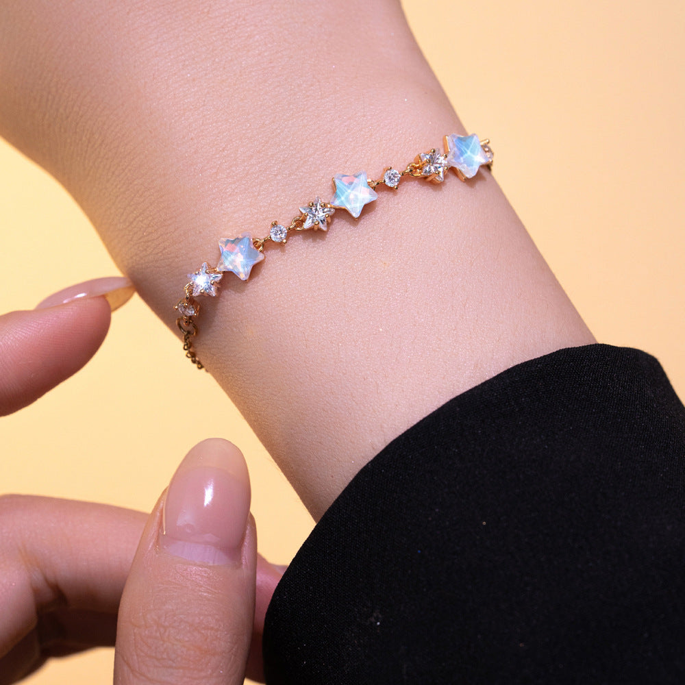 Pulsera minimalista de acero de titanio con forma de estrella para mujer con incrustaciones de diamantes de imitación, acabado hipoalergénico chapado
