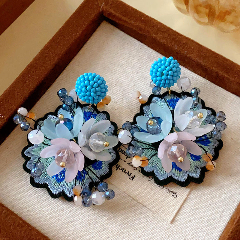 Orecchini da donna in tessuto ricamato a forma di cuore e farfalla in stile vintage con intarsio di strass