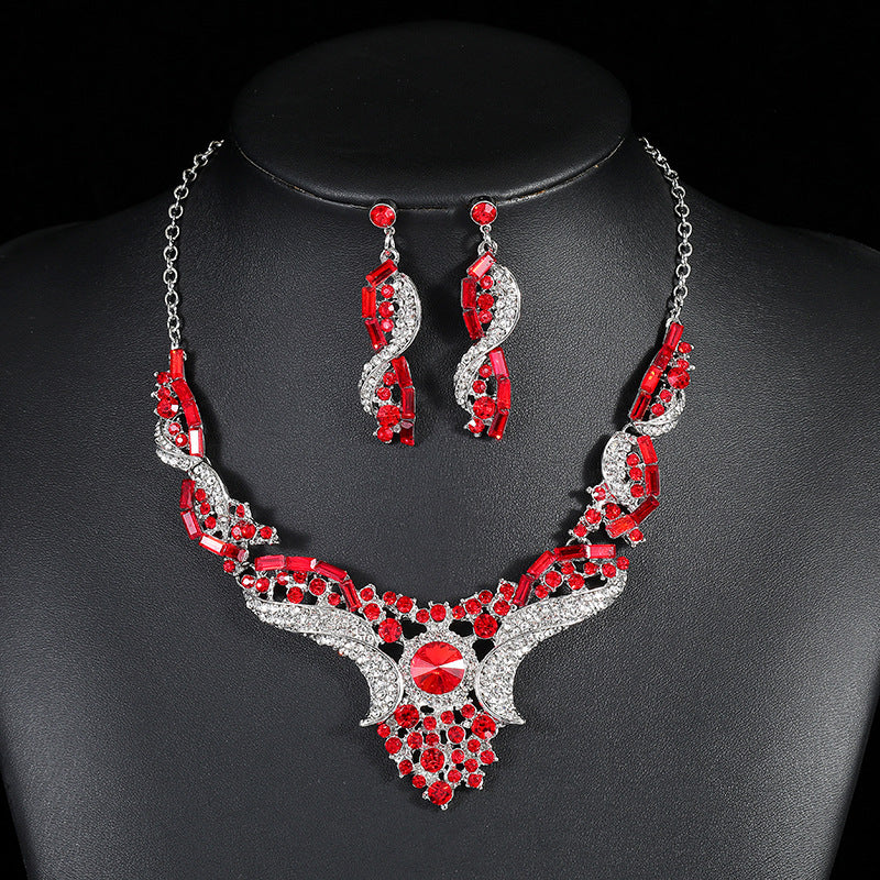 Fashion OL Style Circle and Medal Pendant Necklace Set with Alloy Chain and Electroplated Finish for Women