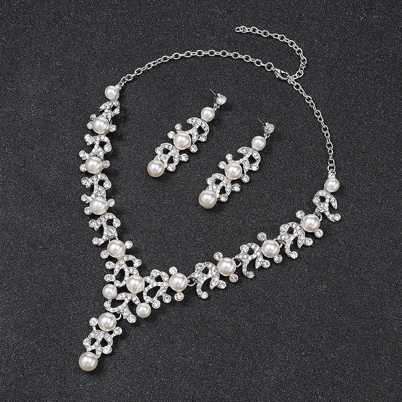 Minimalist Floral Leaf Pendant Necklace Set with Electroplated Alloy O-Chain and Matching Earrings for Women