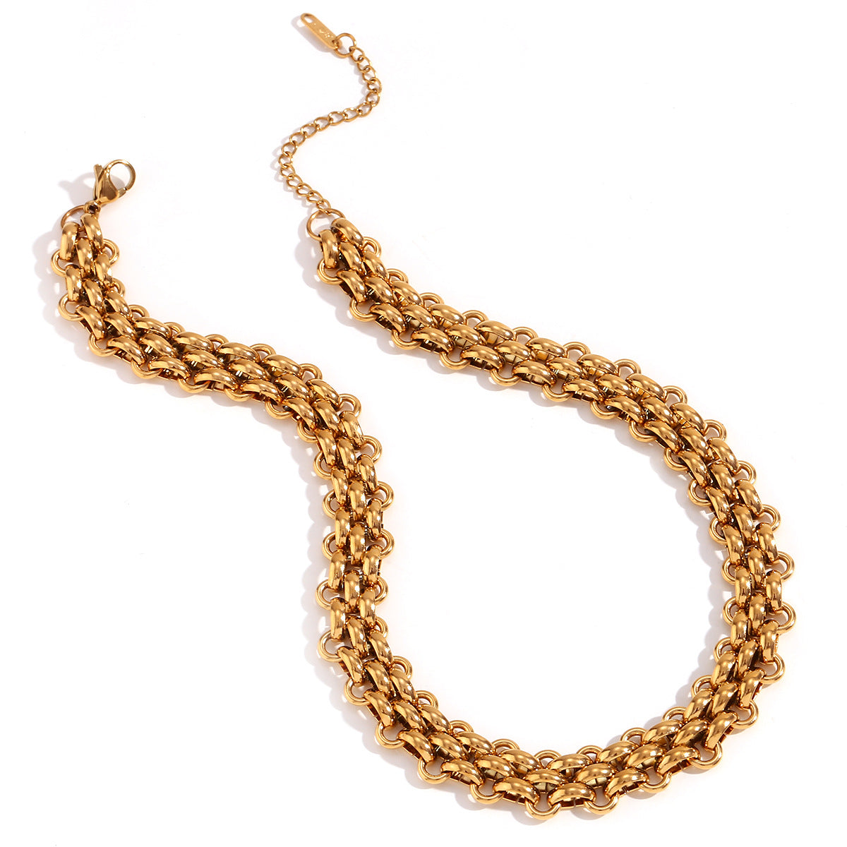 Collana Artigianale Minimalista Geometrica Placcata Oro 18K in Acciaio Inossidabile con Catena Intrecciata a Tre Strati